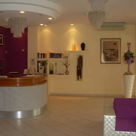 Отель Antonella 3*