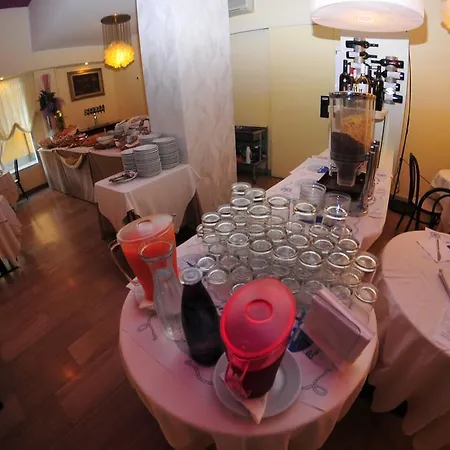 Отель Antonella