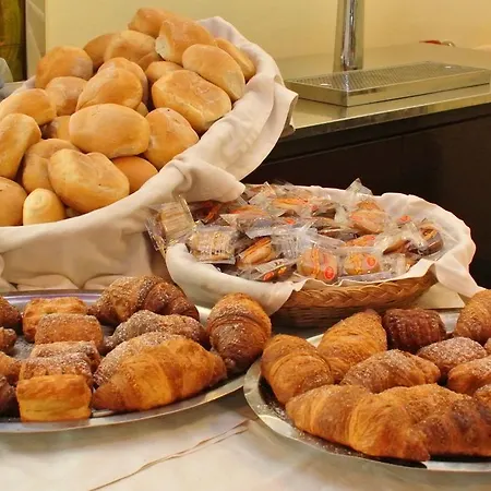 Hotel Antonella 3*