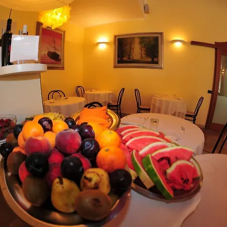 Отель Antonella 3*