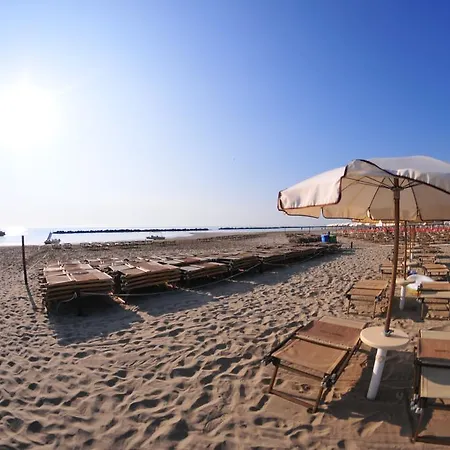 Hotel Antonella 3*