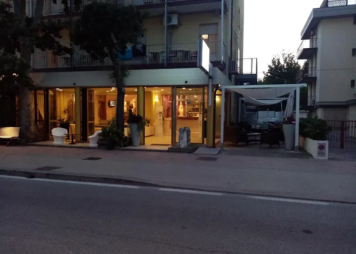 Hotel Antonella 3*