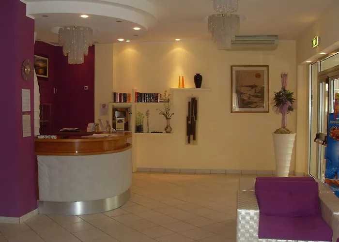 فندق Antonella 3*